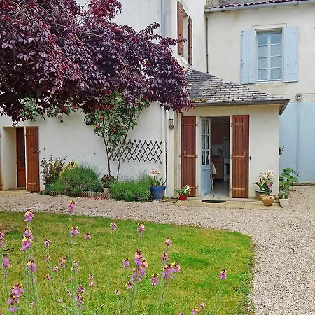 Holiday La Tourelle Villars-en-Pons