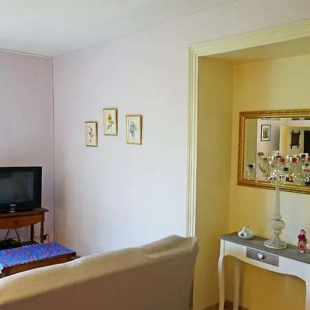 Holiday La Tourelle Villars-en-Pons