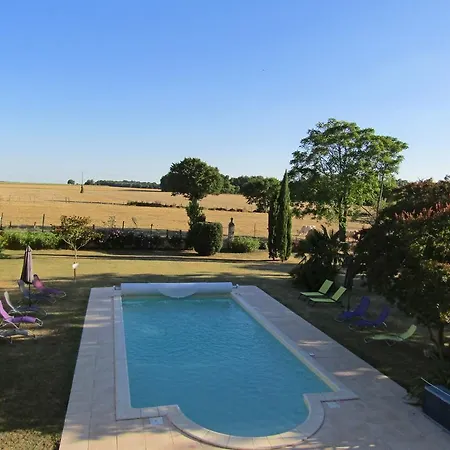 Holiday La Tourelle Villars-en-Pons
